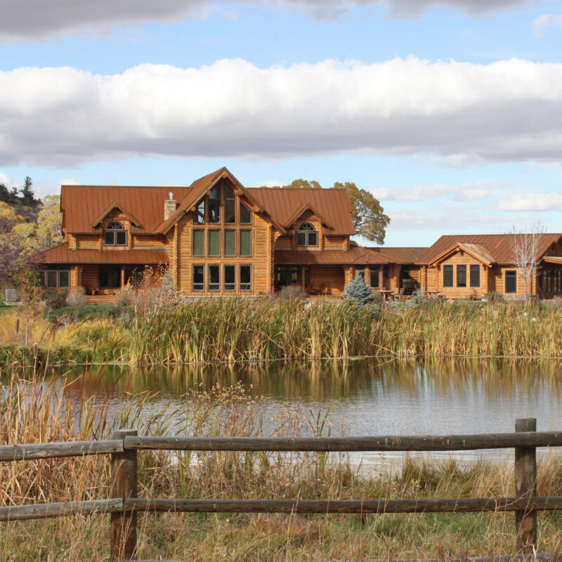 Wagonhound Land & Livestock - Reid Creek Lodge