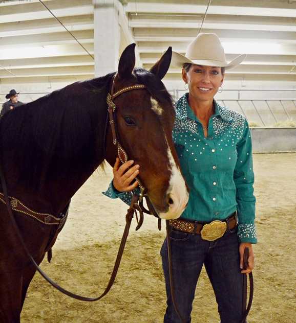 Marjie Robinson wins NRCHA Stakes Level 1 Limited Open on Smart Circle Cat